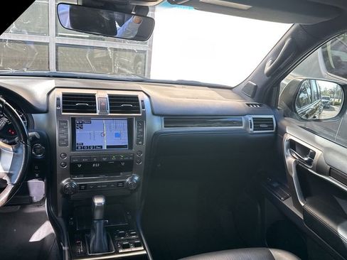 Certified 2020 Lexus GX 460 Luxury w/ Luxury Sport Package image 13