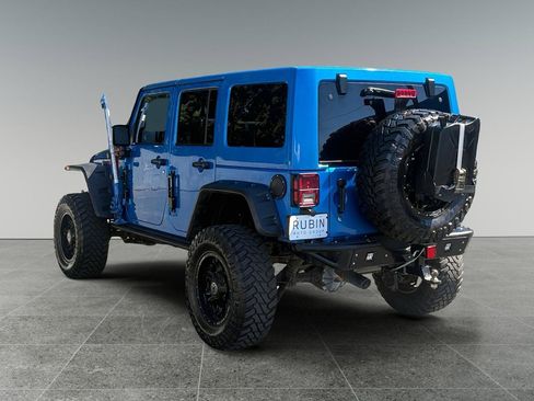 Used 2015 Jeep Wrangler Unlimited Sahara AWD/4WD image 4
