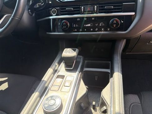 Used 2023 Nissan Pathfinder SV w/ Black Appearance Package AWD/4WD image 19
