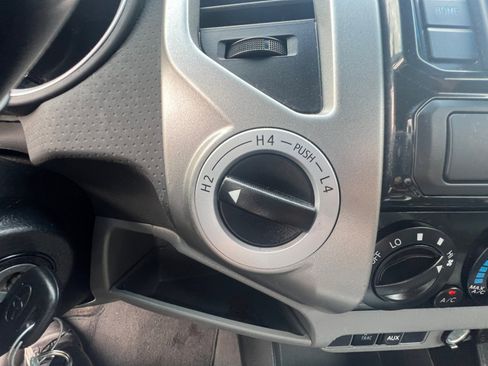 Used 2015 Toyota Tacoma 4x4 Access Cab V6 w/ TRD Off-Road Package image 23