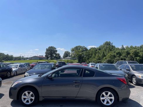 Used 2009 Nissan Altima 2.5 S w/ Premium Pkg FWD image 2