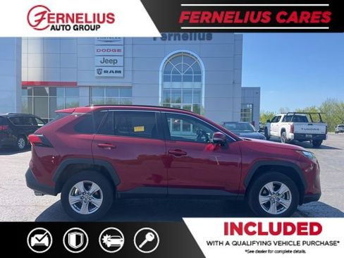 Used 2025 Toyota RAV4 XLE AWD/4WD image 5