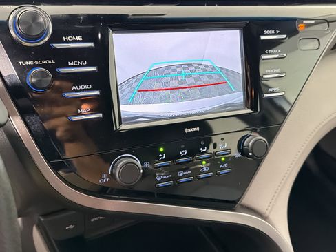 Used 2020 Toyota Camry LE FWD image 23