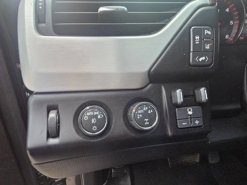 Used 2015 GMC Yukon SLT w/ HD Trailering Package AWD/4WD image 12