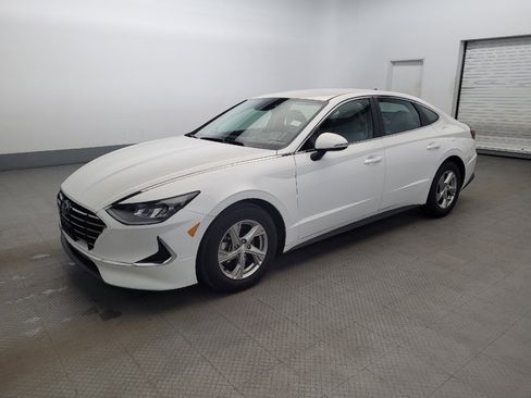 Used 2022 Hyundai Sonata SE FWD image 2