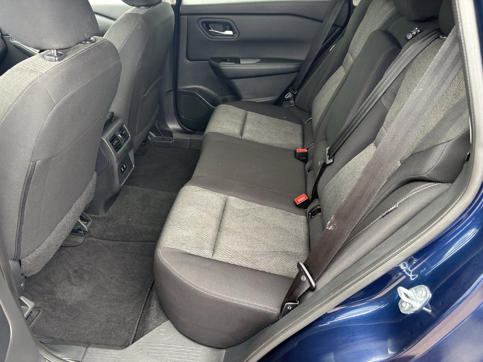 Used 2024 Nissan Rogue SV AWD/4WD image 18