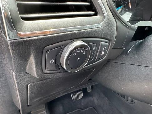 Certified 2022 Ford Edge Titanium AWD/4WD image 21
