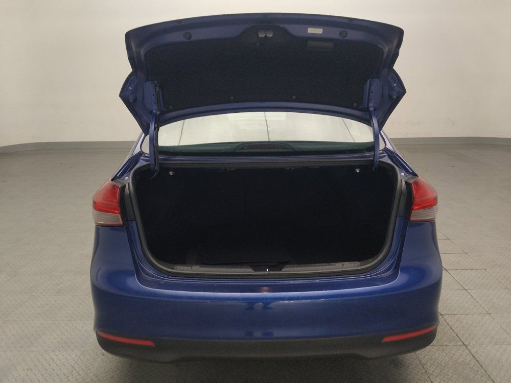 Used 2017 Kia Forte LX FWD image 29