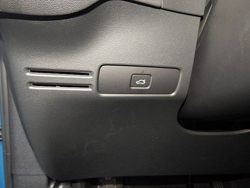 Certified 2023 Volvo XC40 Recharge Plus w/ Protection Package Premier image 23