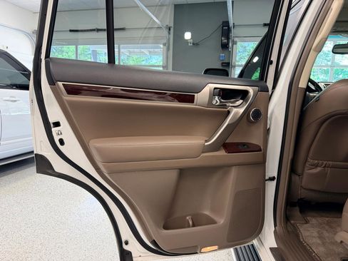 Used 2015 Lexus GX 460 Luxury AWD/4WD image 22