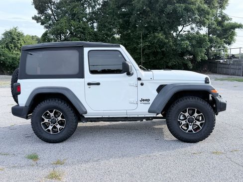 Used 2019 Jeep Wrangler Sport AWD/4WD image 4