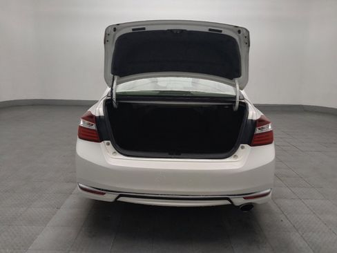 Used 2017 Honda Accord LX image 29