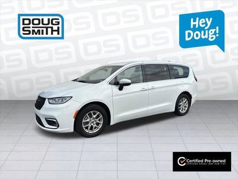 Certified 2023 Chrysler Pacifica Touring-L image 1