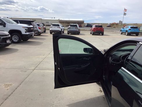 Used 2022 Chevrolet Malibu LT w/ LT Plus Package FWD image 10