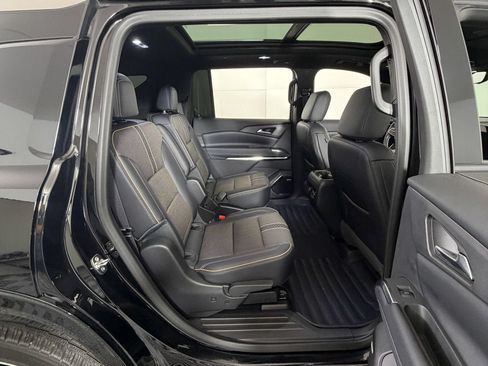 Certified 2025 Chevrolet Traverse High Country FWD image 6
