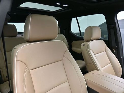 Used 2023 Chevrolet Traverse Premier w/ LPO, Floor Liner Package AWD/4WD image 29