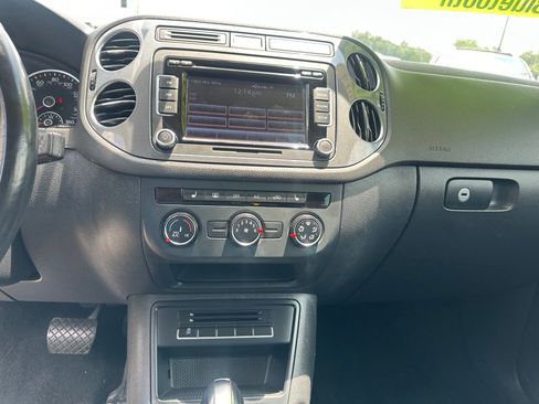 Used 2014 Volkswagen Tiguan SE FWD image 15