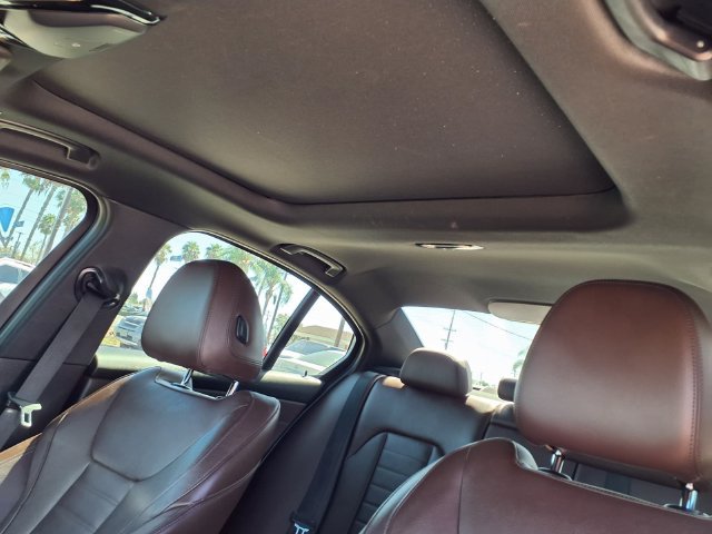Used 2023 BMW 330i Sedan w/ Premium Package RWD image 18