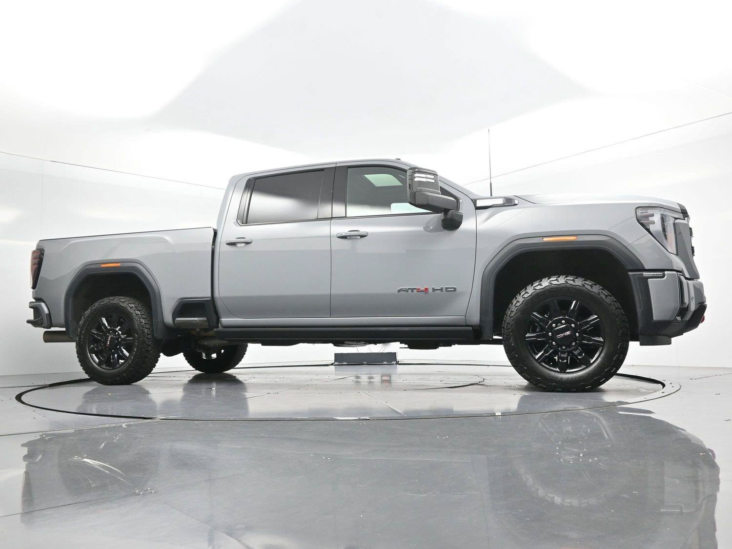 Used 2024 GMC Sierra 2500 AT4 w/ AT4 Premium Plus Package AWD/4WD image 39