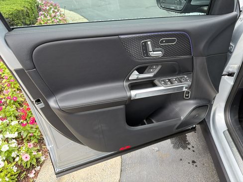 New 2026 Mercedes-Benz GLB 250 image 13