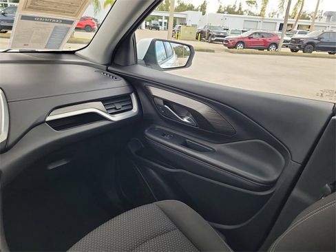 Certified 2024 GMC Terrain SLE image 12