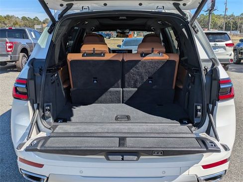 Used 2023 BMW X7 xDrive40i w/ Premium Package image 13