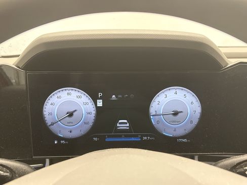 Used 2024 Hyundai Elantra SEL FWD image 9
