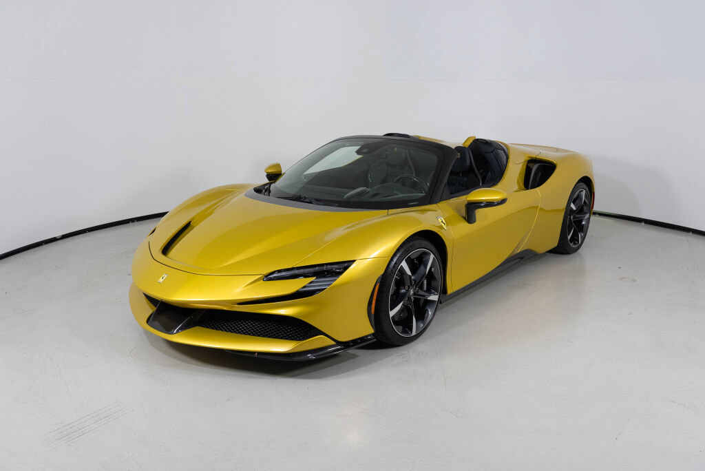 Used 2022 Ferrari SF90 Spider AWD/4WD image 2