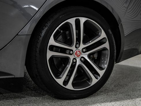 Used 2019 Jaguar XE R-Sport AWD/4WD image 69