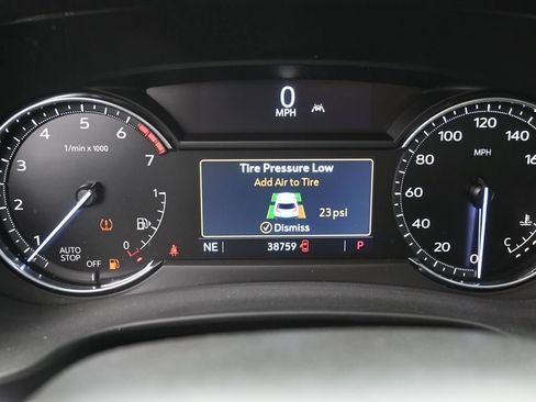 Used 2022 Cadillac XT4 Luxury w/ Driver Awareness Package FWD image 11