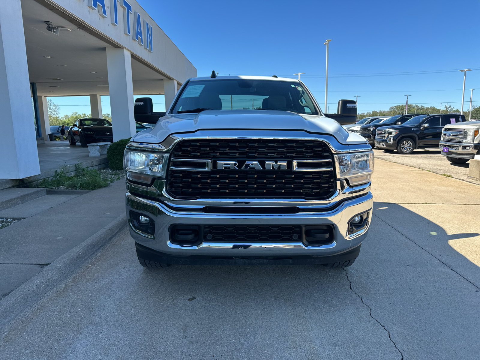 Used 2024 RAM 2500 Big Horn w/ Off Road Package AWD/4WD image 14