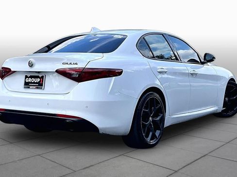 Used 2019 Alfa Romeo Giulia w/ Nero Edizione RWD image 13