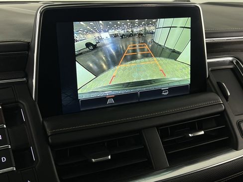 Used 2022 GMC Yukon XL AT4 image 22