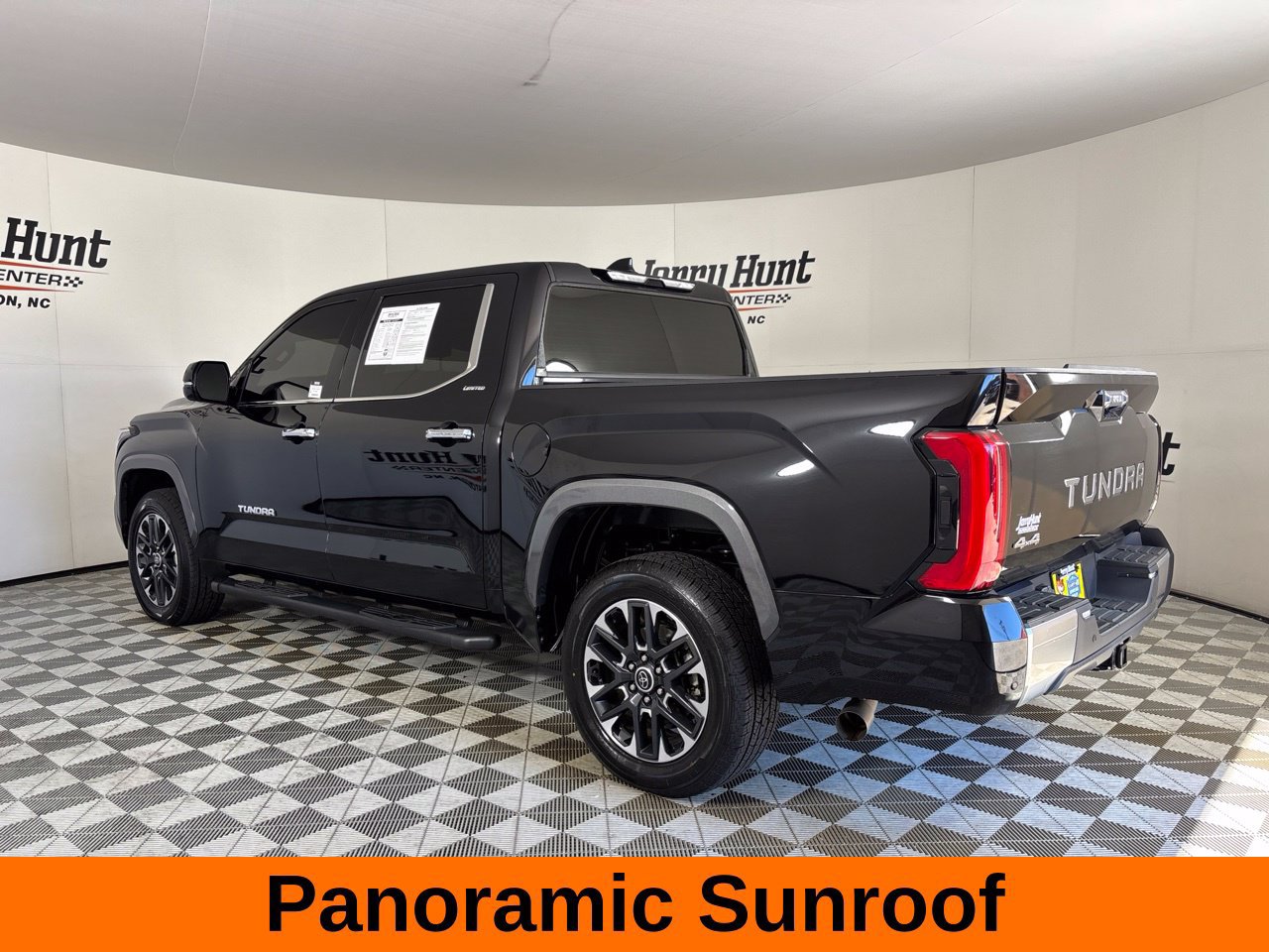 Used 2023 Toyota Tundra Limited w/ Power Package AWD/4WD image 9