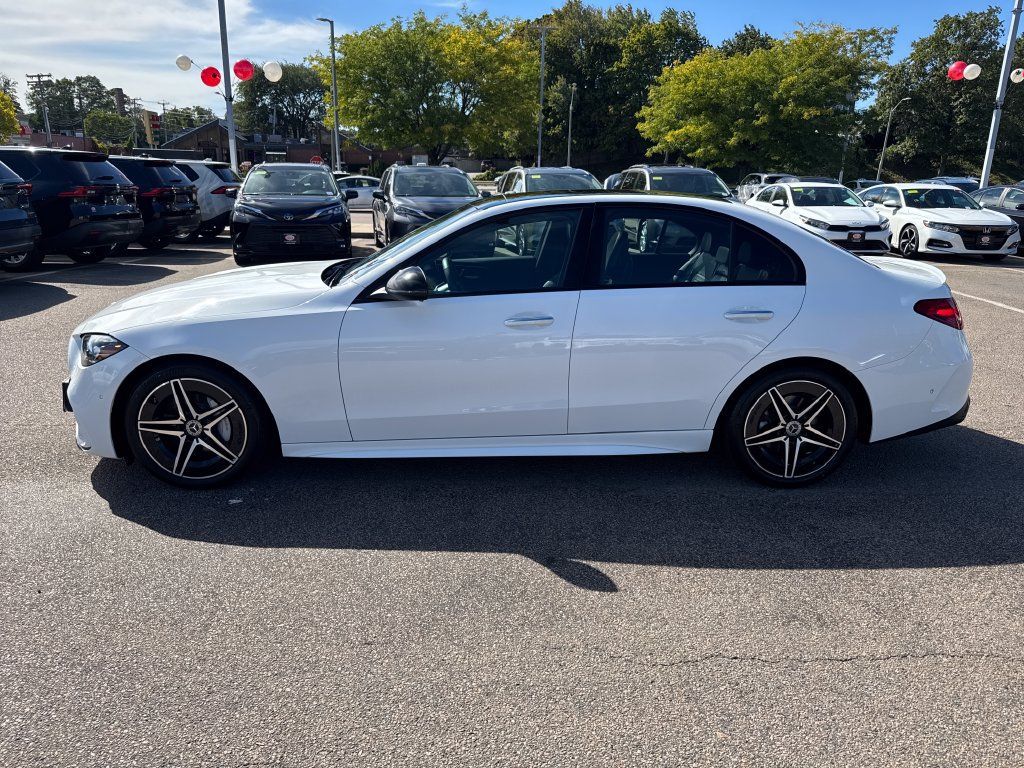 Used 2024 Mercedes-Benz C 300 4MATIC Sedan image 4