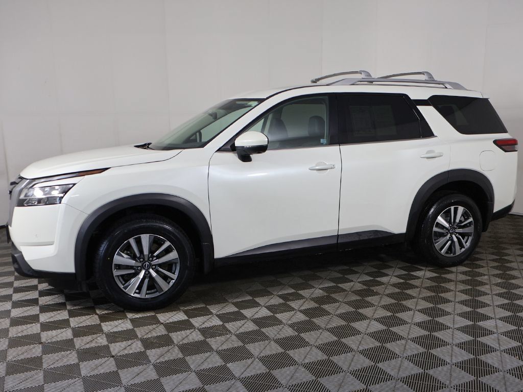 Used 2024 Nissan Pathfinder SL AWD/4WD image 19