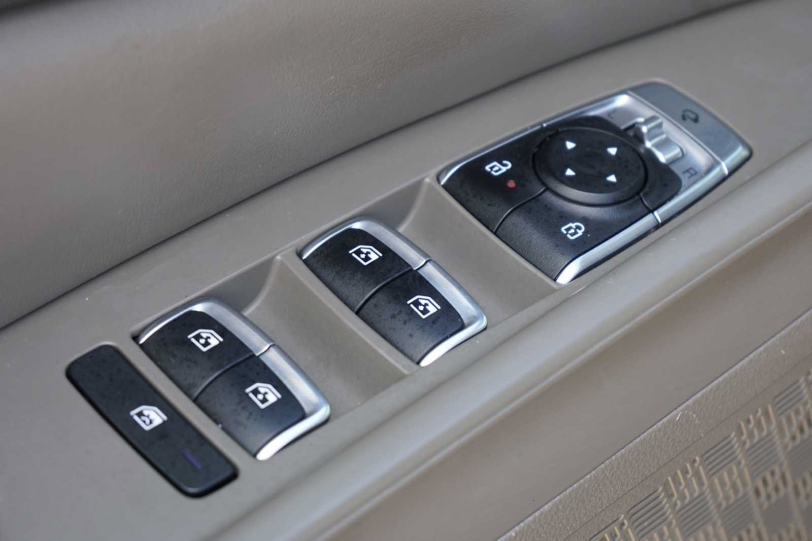 Certified 2025 Kia Carnival EX FWD image 16