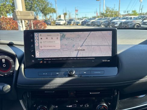 Certified 2024 Nissan Rogue SL image 18