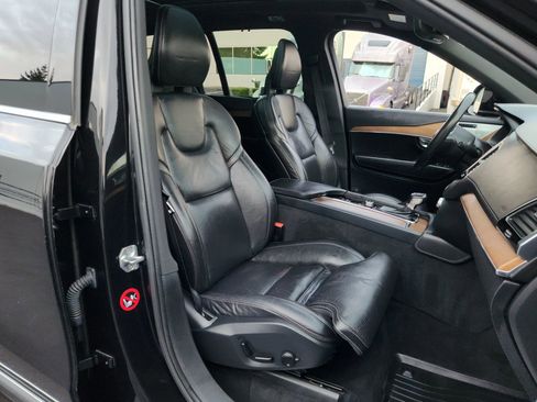 Used 2016 Volvo XC90 T6 Inscription w/ Vision Package image 20