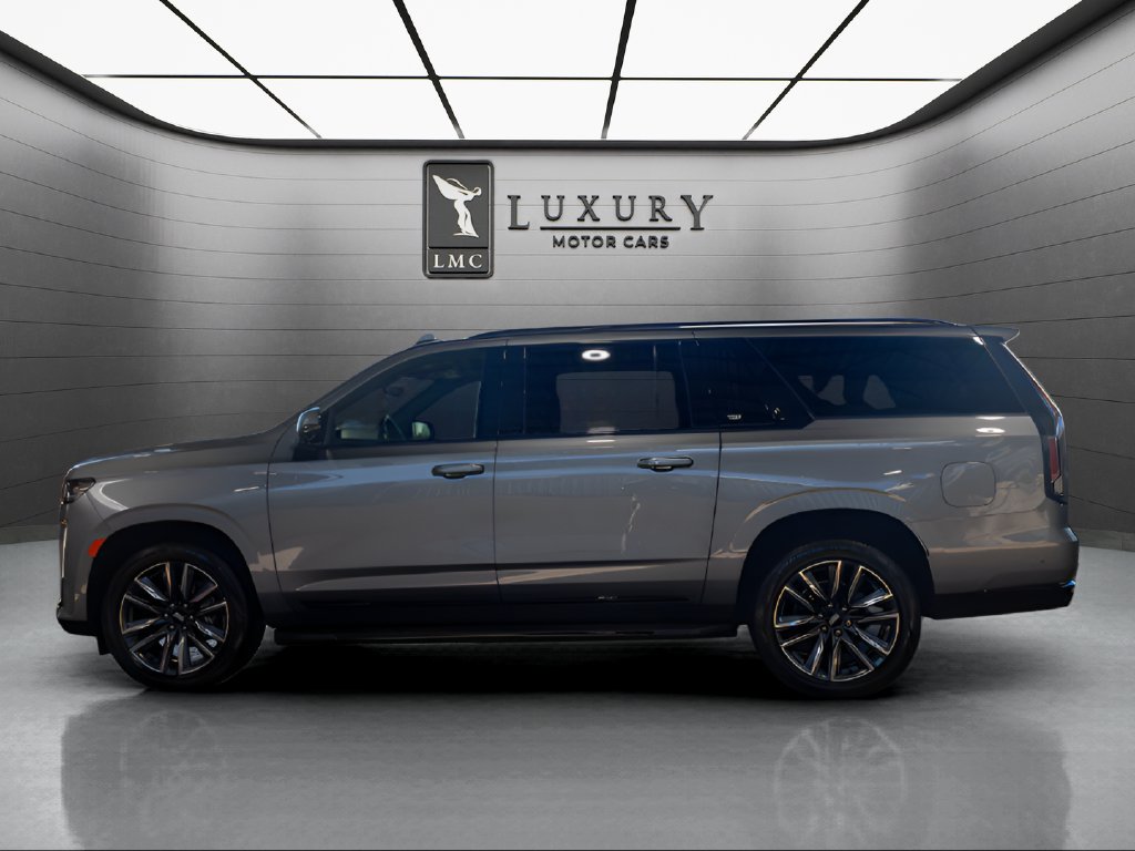 Used 2022 Cadillac Escalade ESV Sport w/ LPO, ONYX Package AWD/4WD image 5