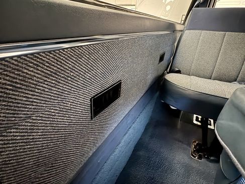 Used 1995 GMC G3500 Rally image 17