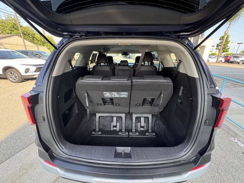 Used 2026 Kia Carnival FWD image 29
