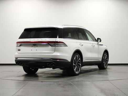 Used 2022 Lincoln Aviator Reserve w/ Equipment Group 201A AWD/4WD image 4