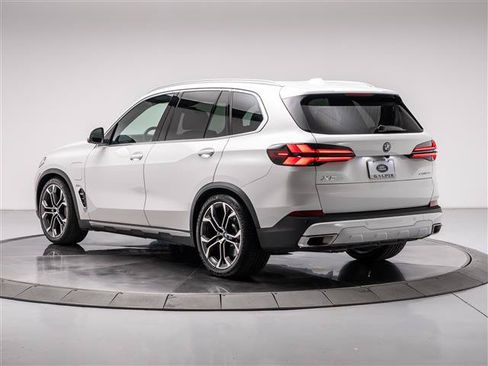 Used 2024 BMW X5 xDrive50e w/ Executive Package AWD/4WD image 3