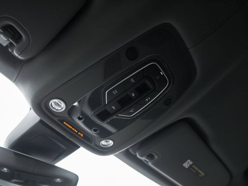 Used 2023 Bentley Bentayga Extended Wheelbase image 80