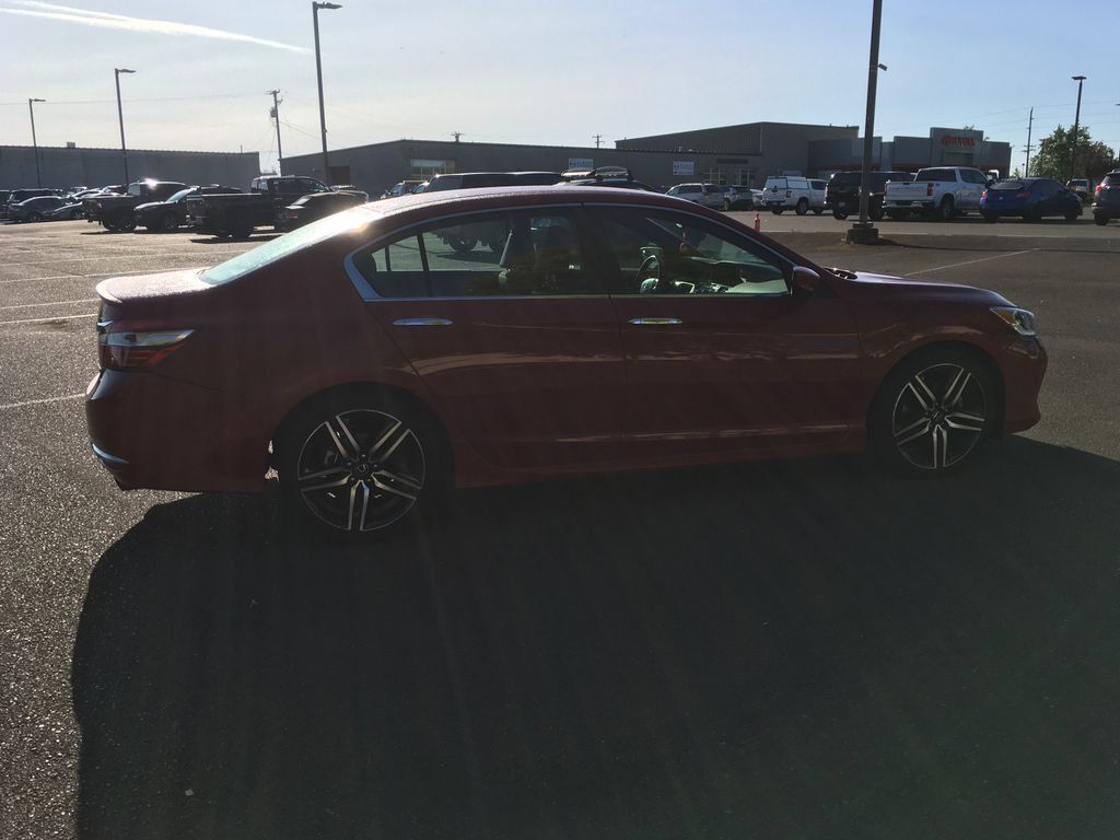 Used 2017 Honda Accord Sport image 7