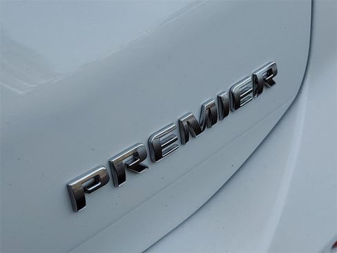 Used 2022 Chevrolet Equinox Premier image 35