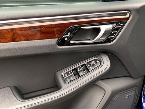 New 2025 Porsche Macan image 28