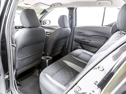 Used 2019 Nissan Kicks SV FWD image 30