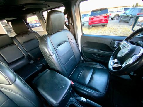 Used 2021 Jeep Wrangler Unlimited Sahara image 32